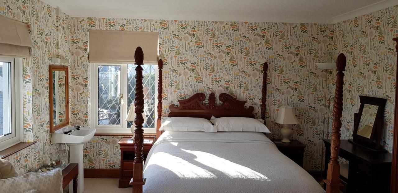 Wychwood House Bed & Breakfast Penally Exterior photo